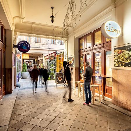 Super Central - Very Lively Area - In Gozsdu Budapest Luaran gambar