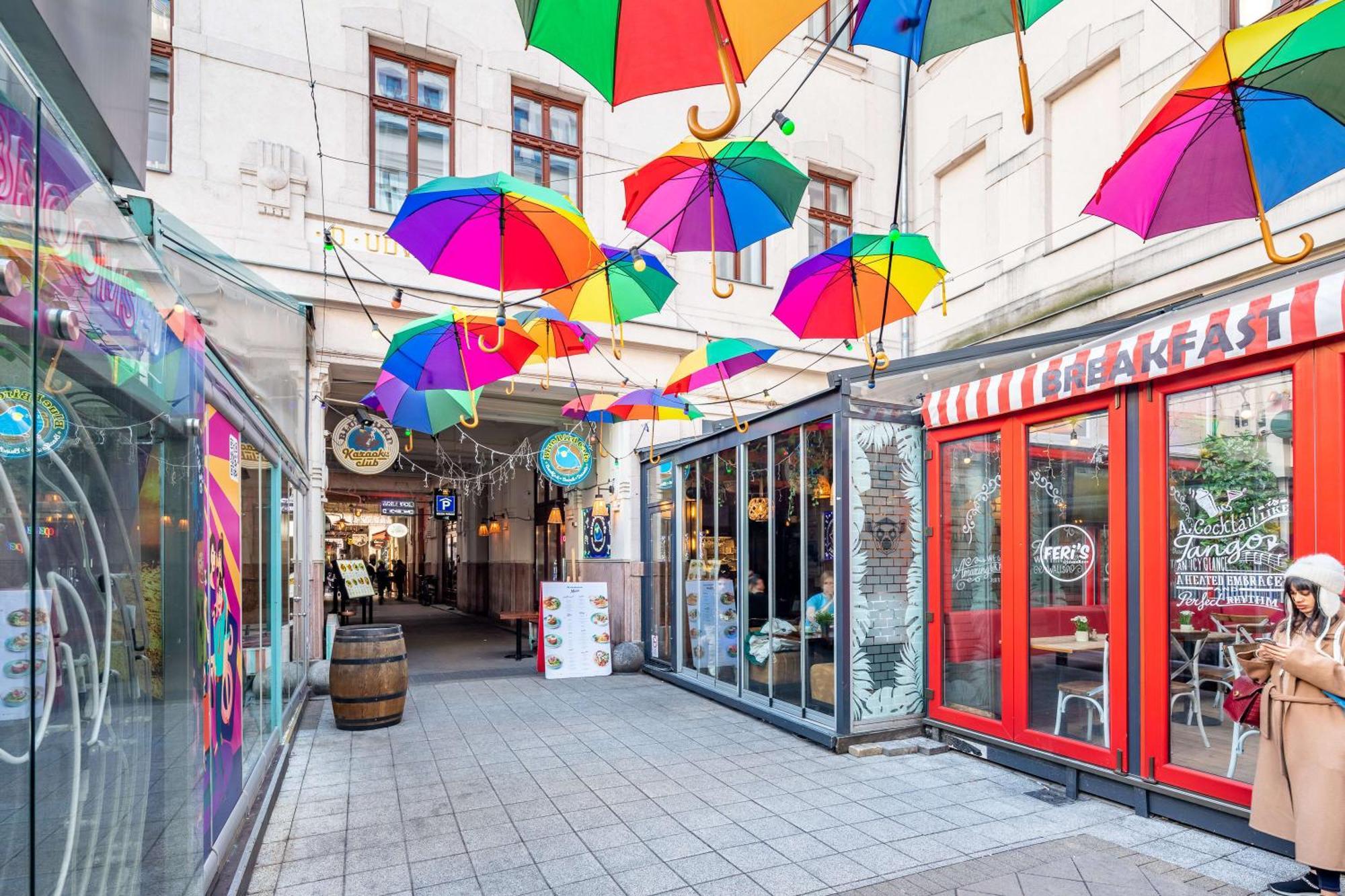 Super Central - Very Lively Area - In Gozsdu Budapest Luaran gambar