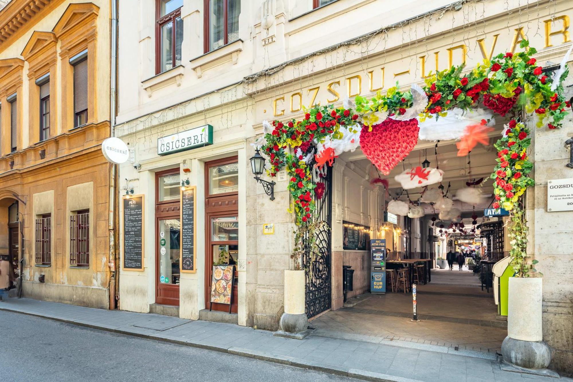 Super Central - Very Lively Area - In Gozsdu Budapest Luaran gambar