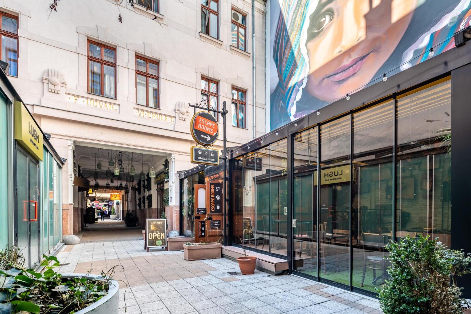 Super Central - Very Lively Area - In Gozsdu Budapest Luaran gambar