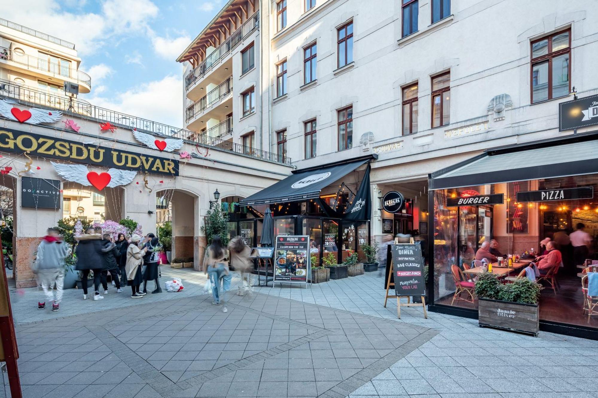 Super Central - Very Lively Area - In Gozsdu Budapest Luaran gambar